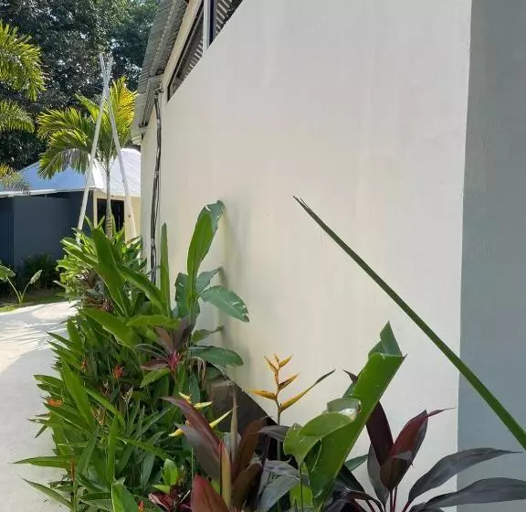 هاستل Grand Park Manuel Antonio   Adults Only