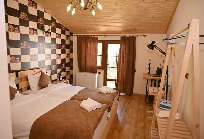 ペンション Berkri Gastro Yard & Guest House