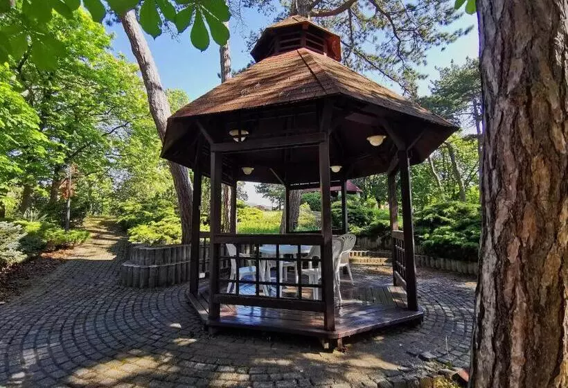 ペンション Imola Garden Vendégház