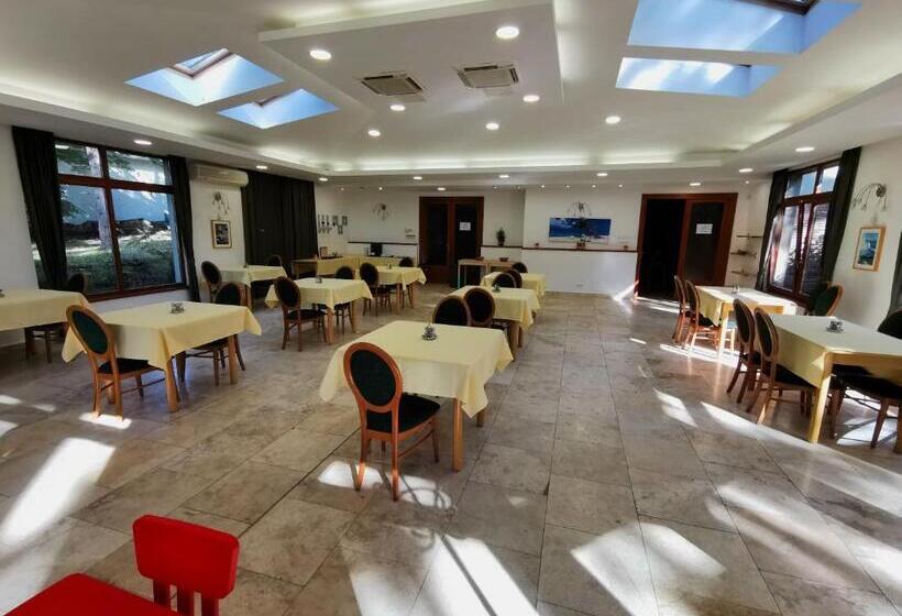 Пансион Imola Garden Vendégház