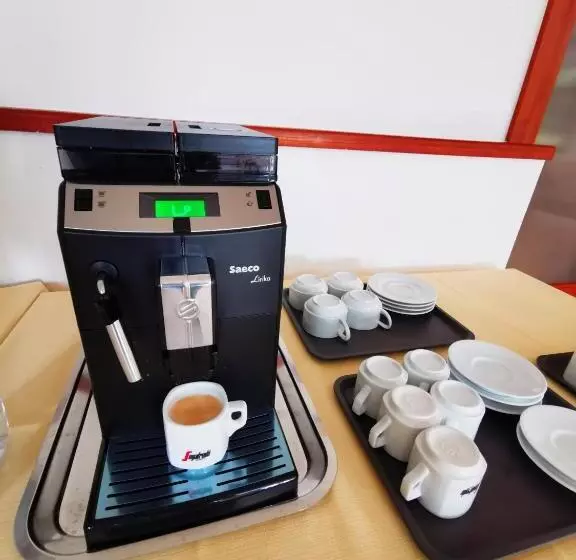 ペンション Imola Garden Vendégház