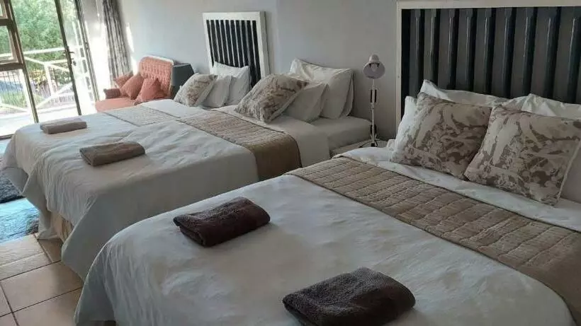 ペンション Victoria Oaks Beaufort West Guesthouse