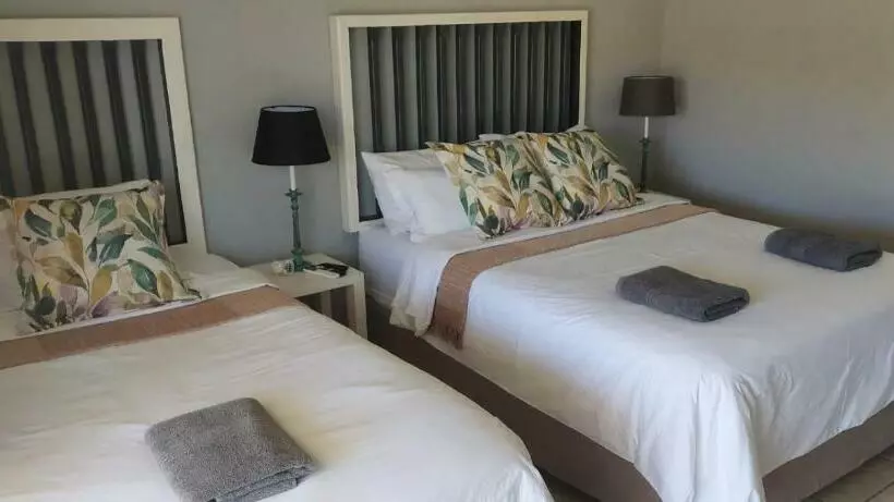 ペンション Victoria Oaks Beaufort West Guesthouse