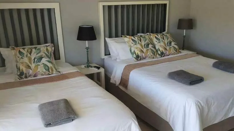 ペンション Victoria Oaks Beaufort West Guesthouse