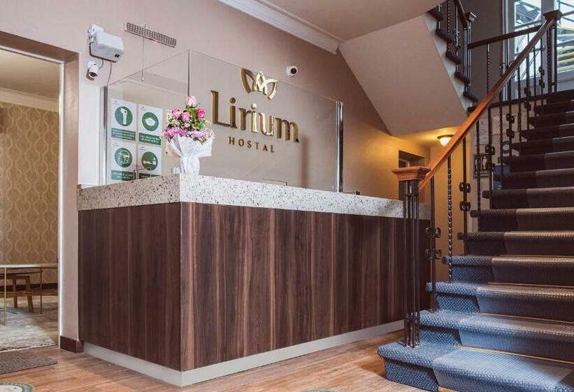 ユースホステル Hostal Lirium