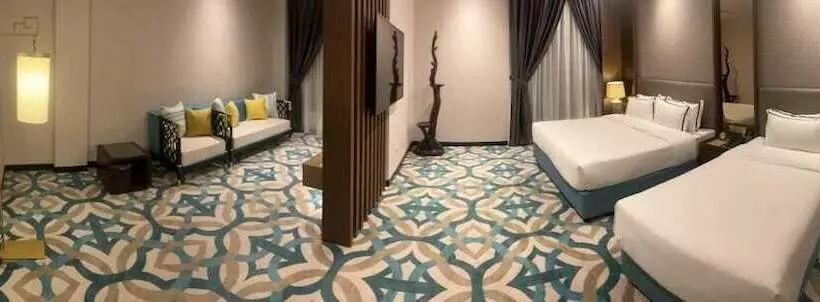 هتل Christee Suites