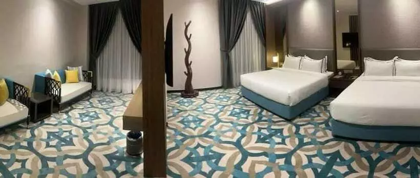 هتل Christee Suites