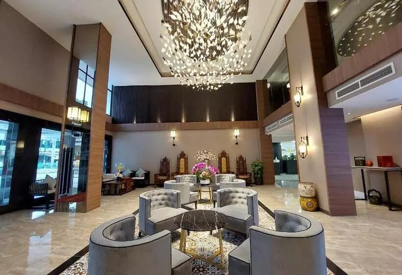 هتل Christee Suites