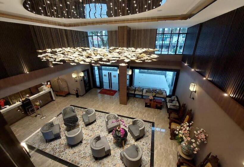 Hotel Christee Suites