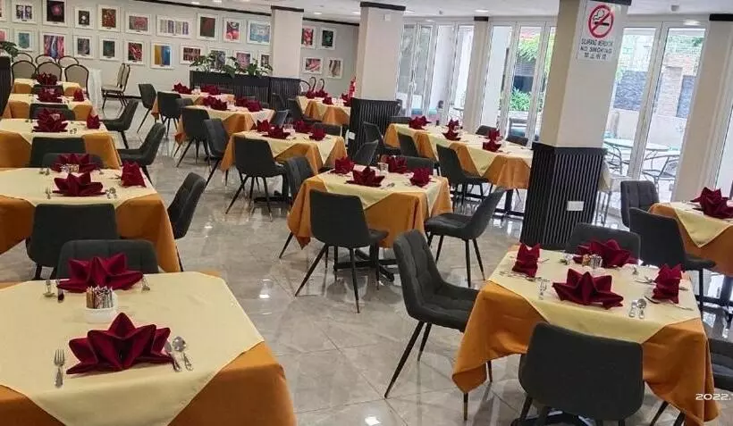 هتل Christee Suites