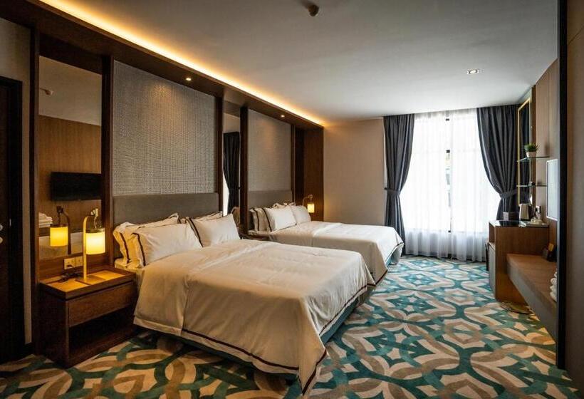 Hotel Christee Suites