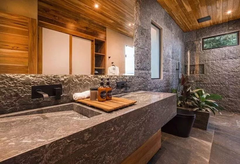 هتل Laloon Luxury Suites   Adults Only