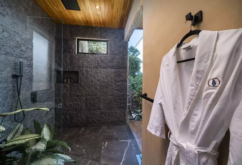 هتل Laloon Luxury Suites   Adults Only