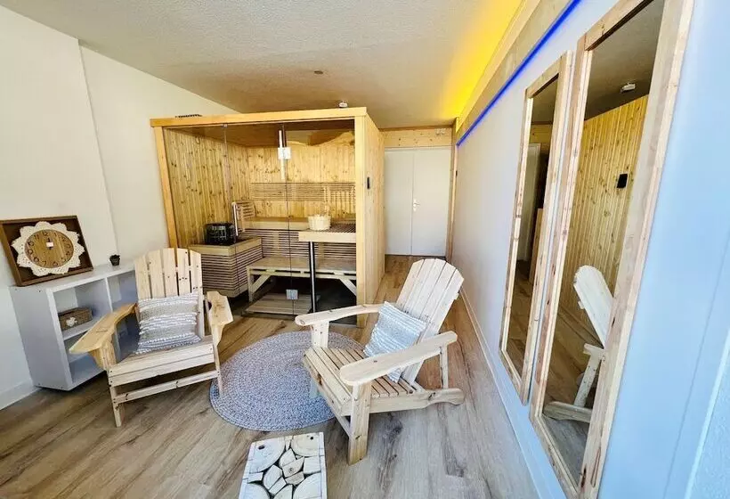 Hotelli Le Balcon Des Ecrins