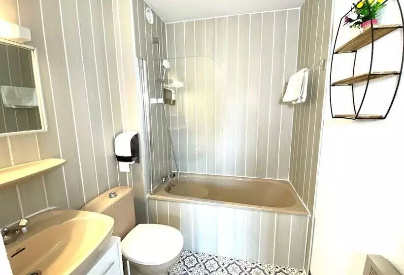 Hotelli Le Balcon Des Ecrins