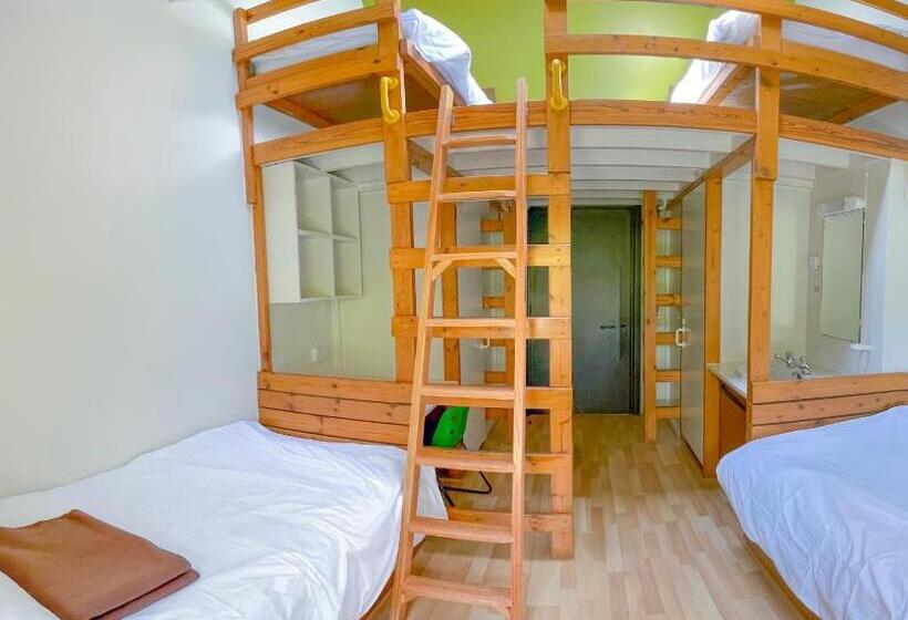 Iou Hebden Bridge Vegetarian Hostel