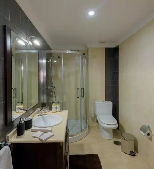 Apartamento Céntrico Sibarys   2 Dormitorios  Calle Pintada