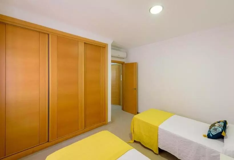 Apartamento Céntrico Sibarys   2 Dormitorios  Calle Pintada