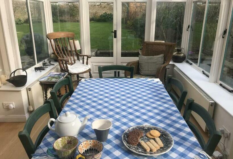 ベッドアンドブレックファースト Abbot S Wing