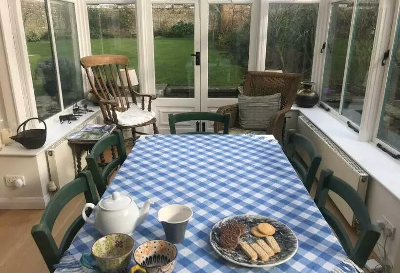 Bed and Breakfast Abbot S Wing