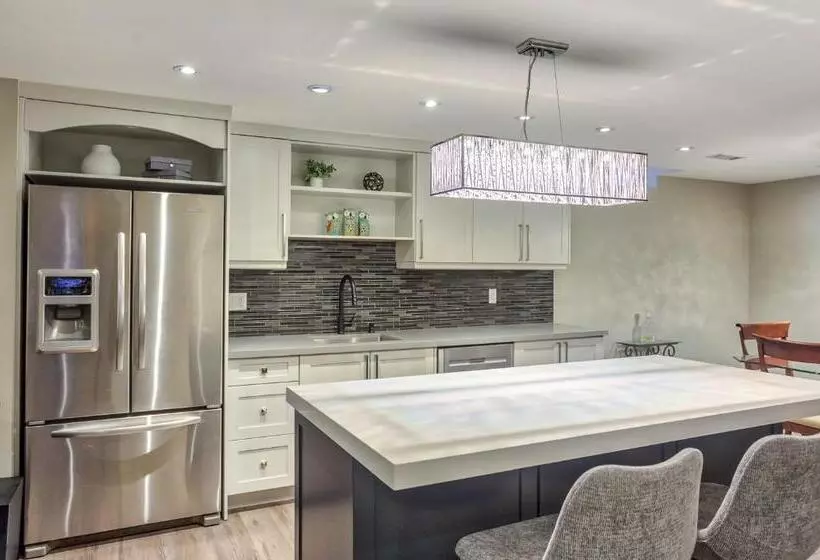 Fully Furnished Guest Suite