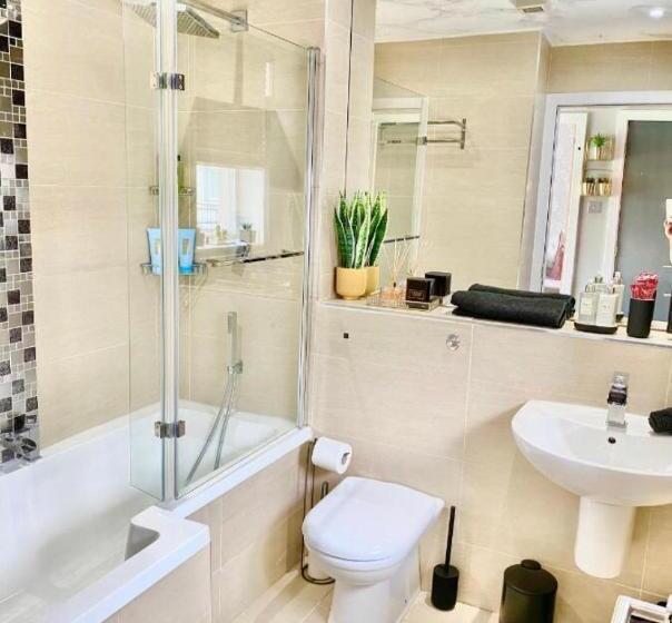 Glasgow Two Bedroom Penthouse