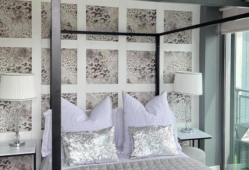 Glasgow Two Bedroom Penthouse