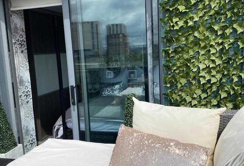 Glasgow Two Bedroom Penthouse