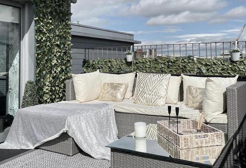 Glasgow Two Bedroom Penthouse