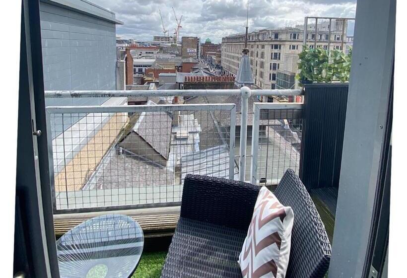 Glasgow Two Bedroom Penthouse