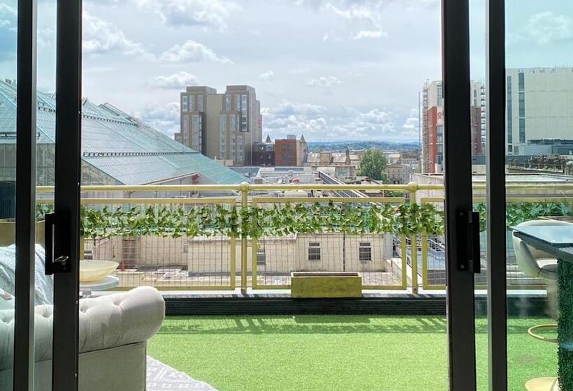 Glasgow Two Bedroom Penthouse