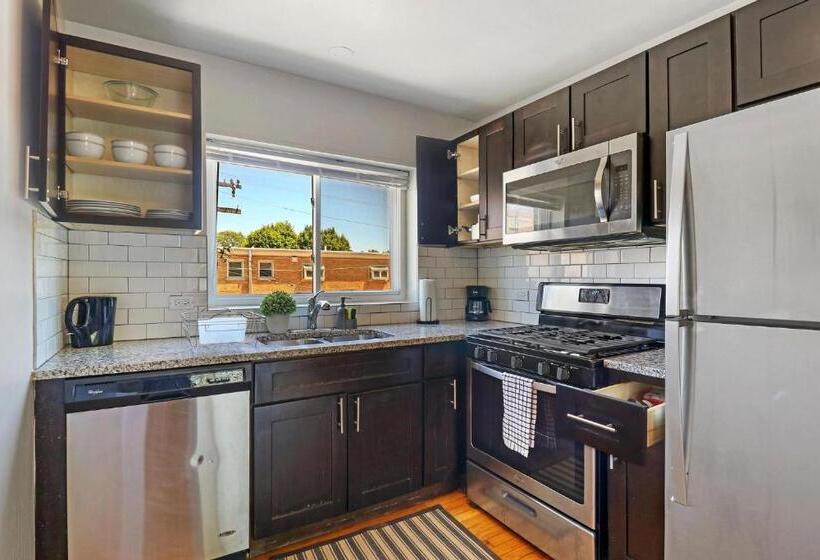 Modern & Comfy 2br Apt Near Restaurants   Bell 2c