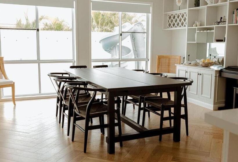 Putt Putt Pool Slide 100m To Beach Ultimate Family Entertainer