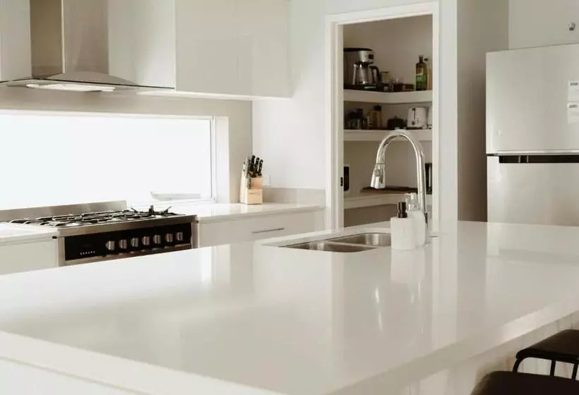 Putt Putt   Pool Slide   100m To Beach   Ultimate Family Entertainer