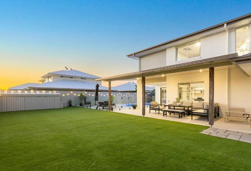 Putt Putt Pool Slide 100m To Beach Ultimate Family Entertainer