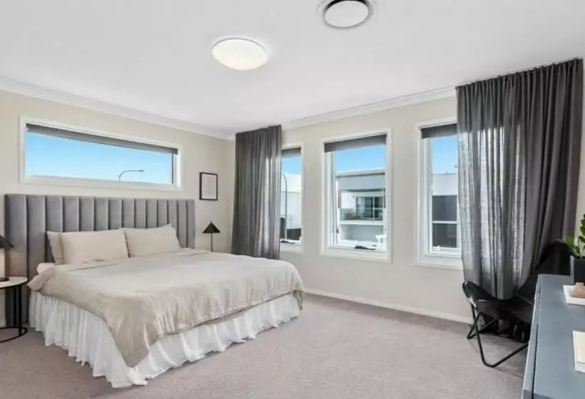 Putt Putt   Pool Slide   100m To Beach   Ultimate Family Entertainer