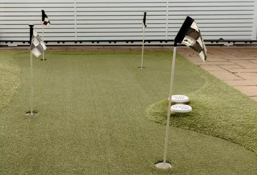 Putt Putt   Pool Slide   100m To Beach   Ultimate Family Entertainer