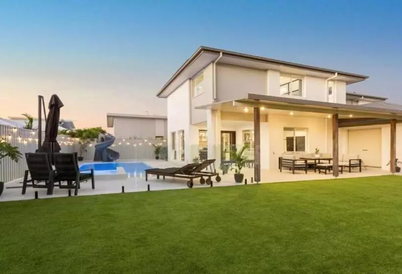 Putt Putt   Pool Slide   100m To Beach   Ultimate Family Entertainer