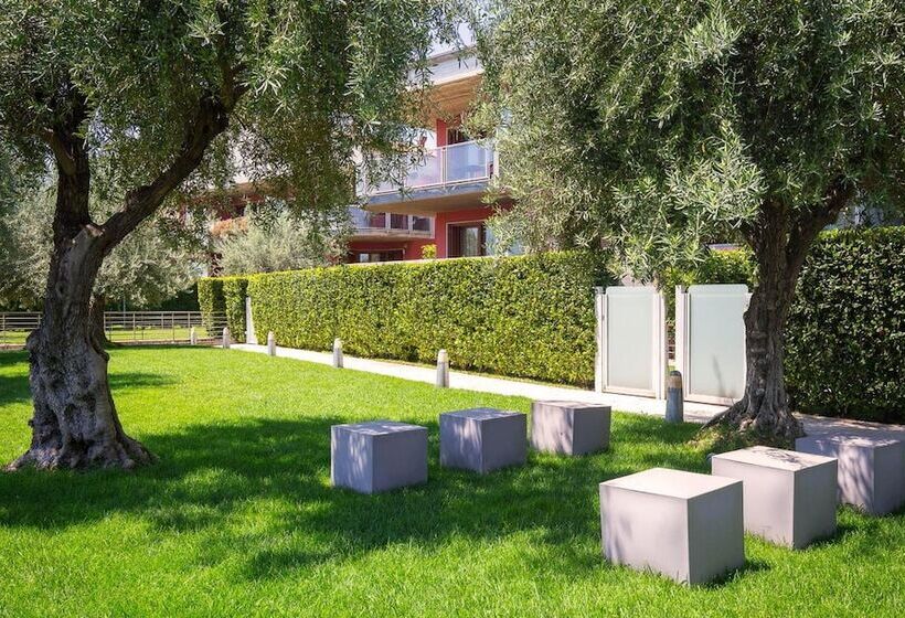 Catania Hills Residence