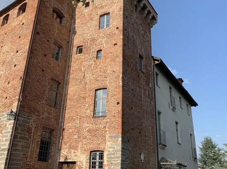 فندق Castello La Rocchetta