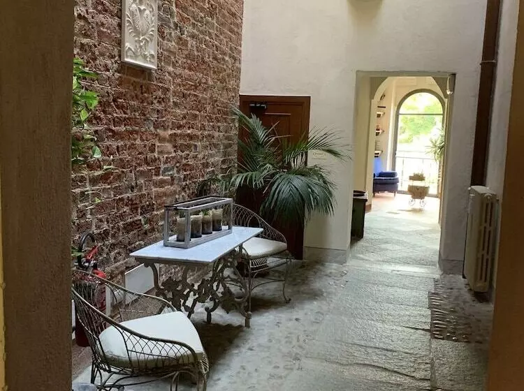 فندق Castello La Rocchetta