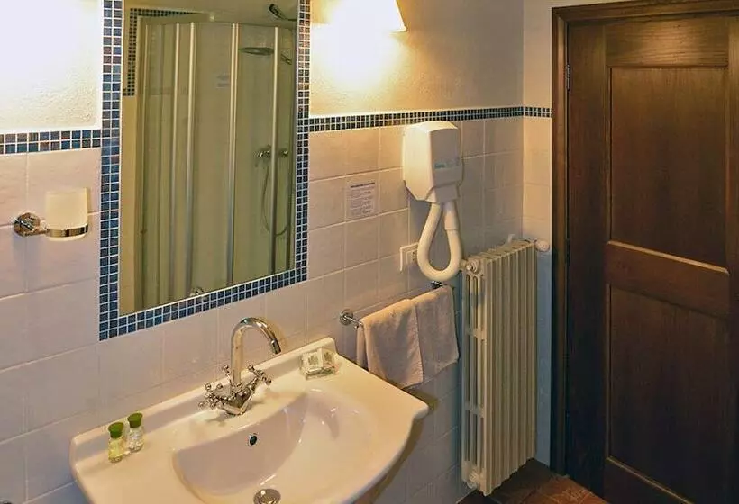 فندق Castello La Rocchetta