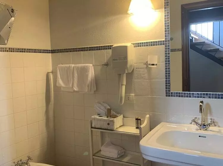 فندق Castello La Rocchetta