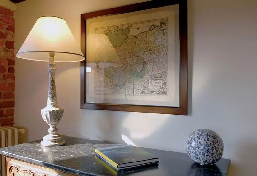 فندق Castello La Rocchetta