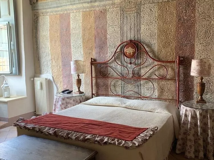 فندق Castello La Rocchetta