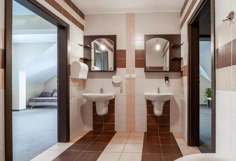 Отель Cztery Pory Roku