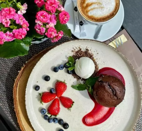 Отель Cztery Pory Roku