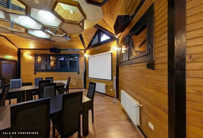 Hotel Hillden Lodge & Restaurant