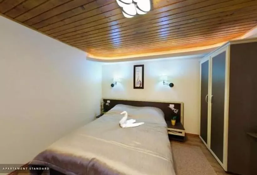 Hotel Hillden Lodge & Restaurant