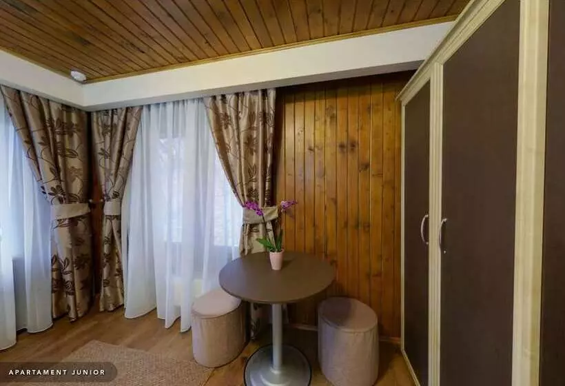 Hotel Hillden Lodge & Restaurant